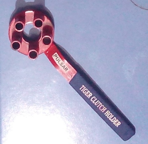 CLUTCH PULLER TOOLS FOR BYKE PULSAR 5 HOLE.