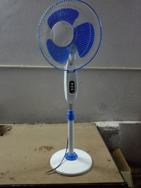 Solar Pedestal Fan, for Air Cooling, Voltage : 220V