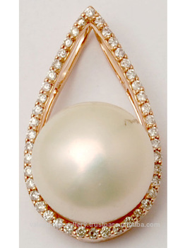 Tear Drop Shape Rose Gold Pearl Pendant