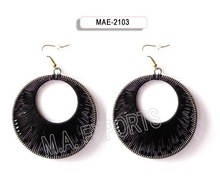 MAE metal earring round shape, Occasion : Anniversary, Engagement, Gift, Party, Wedding