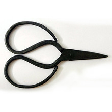 Iron Scissors, for Cutting, Feature : Sharp Blades