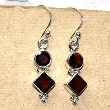  Garnet Gemstone Silver Earring, Occasion : Anniversary, Engagement, Gift, Party, Wedding