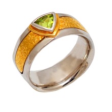 Gold Shaded Peridot Band Ring, Style : Classic
