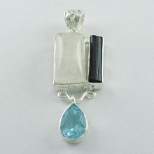 Attractive Multi Stone Pendant