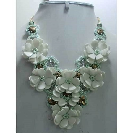 floral necklace
