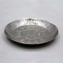 Round Metal Decorative Serving Tray, Size : 33 x 33 x 4 cm