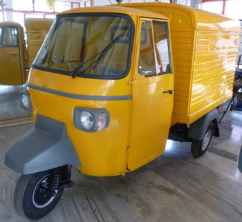 Delivery van, Color : Yellow