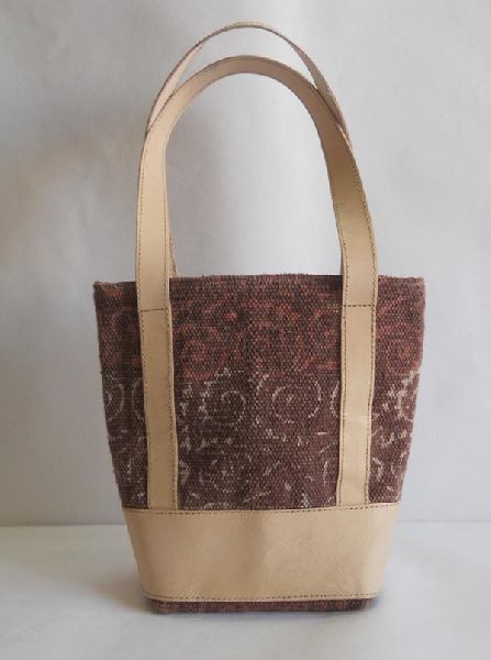 Hand woven cotton kelim / dhurries with genuine leather hand bag