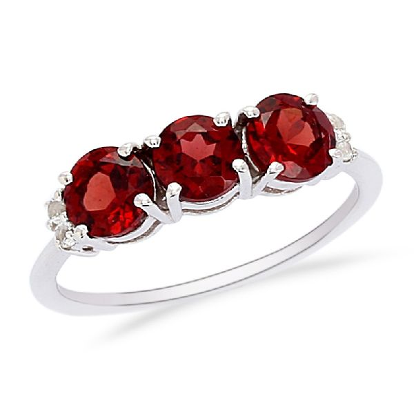 92.5 Sterling Silver Tri Stone Round Cut Garnet Ring