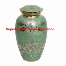 Green pearls floral Urn