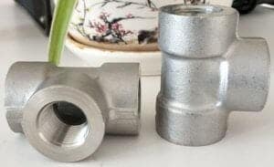 Metal Threaded Tee, for Pipe Fitting, Shape : Round