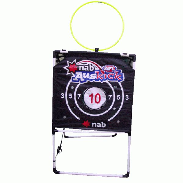 FOOTY TRAINING MACHINE WITH TARGET, REBOUNDER