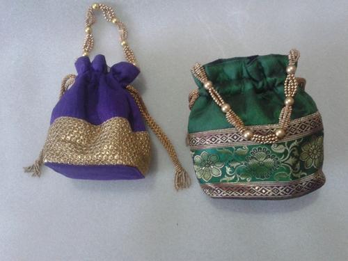Fabric Embroidered Ladies Fancy Jewellery Pouch, Size : Multisizes