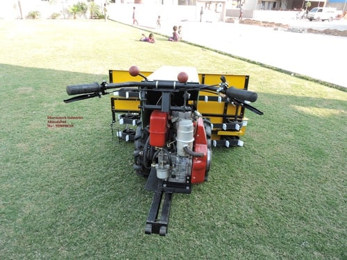 Mechanical Soybean Reaper Machine, for Binding, Feature : Good Capacity, High Performance, Loadable