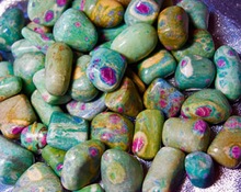 Gemstone Ruby Fuschite Tumble Stones, for Business Gift