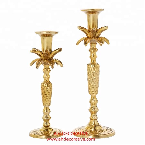 Metal candlestick holder