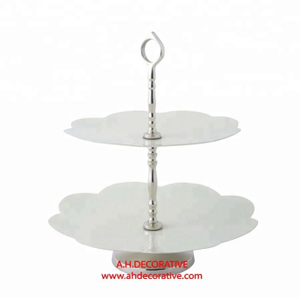Exquisite Daisy Cake Stand