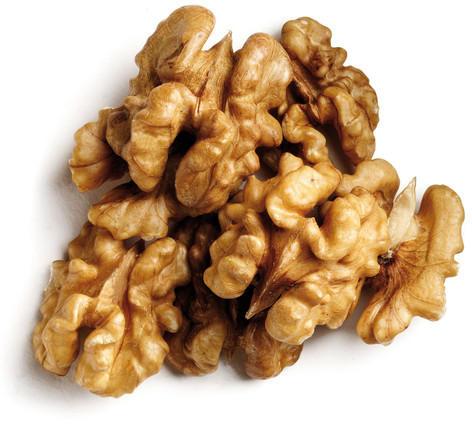 Walnut kernels