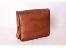 Genuine leather messenger bag, Gender : Unisex