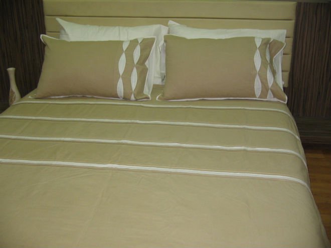 Best quality Bed Sheet, Pattern : Plain Dyed