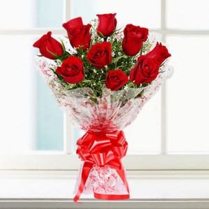 red rose hand bunch
