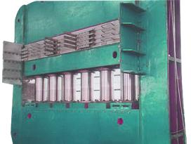 Precured Tread Hydraulic Press