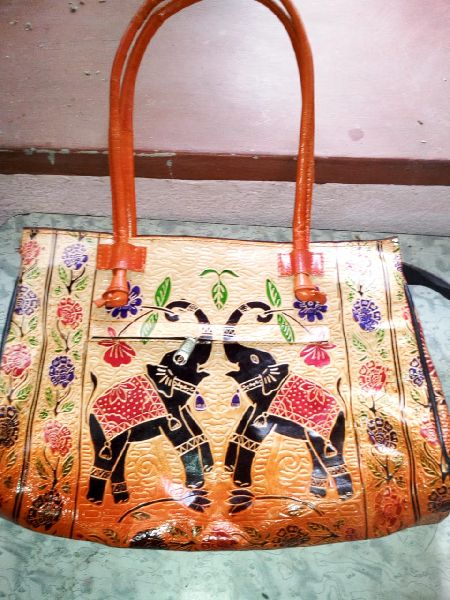 Flipkart.com | NihaRika Collections Shantiniketan Pure Leather Women's Purse  Crossbody Sling Bag - Sling Bag