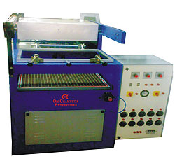 Semi Automatic Vacuum Forming Machine