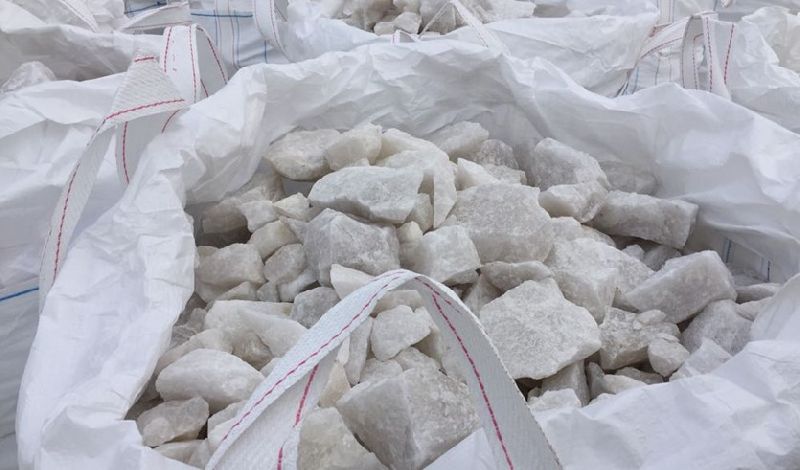 Quartz Lumps, Grade : Industrial Grade