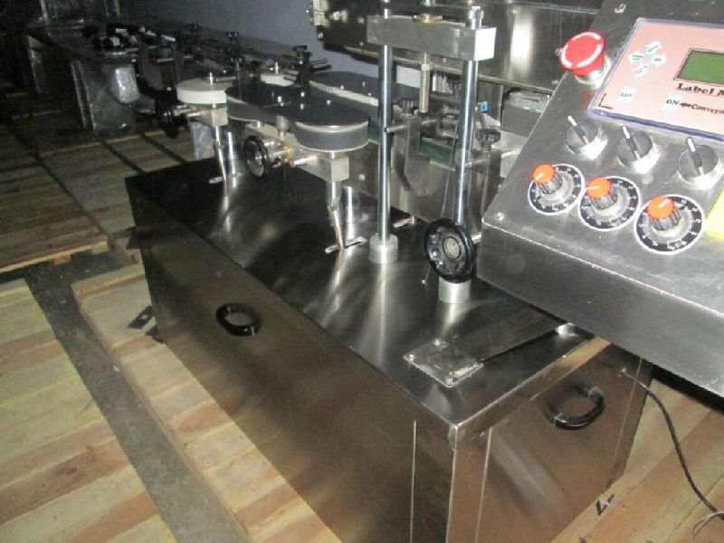 Double Side Labelling Machine