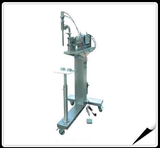 BFC-07 - Semi-auto liquid filler