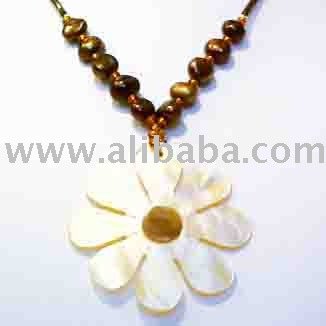 Jewellery Beautiful Shell Flower Beaded Necklace