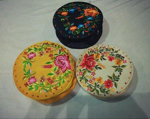 Embroidered Round Gift Boxes, Feature : LIght Weight