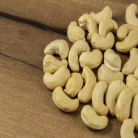 Organic Cashew Nuts, for Food, Snacks, Sweets, Certification : FSSAI Certified