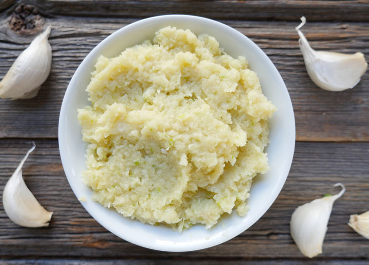 Cooking Garlic Paste