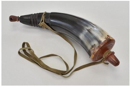 VIKING DRINKING HORN WITH WOODEN CAP