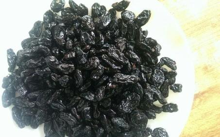Natural Black Raisins