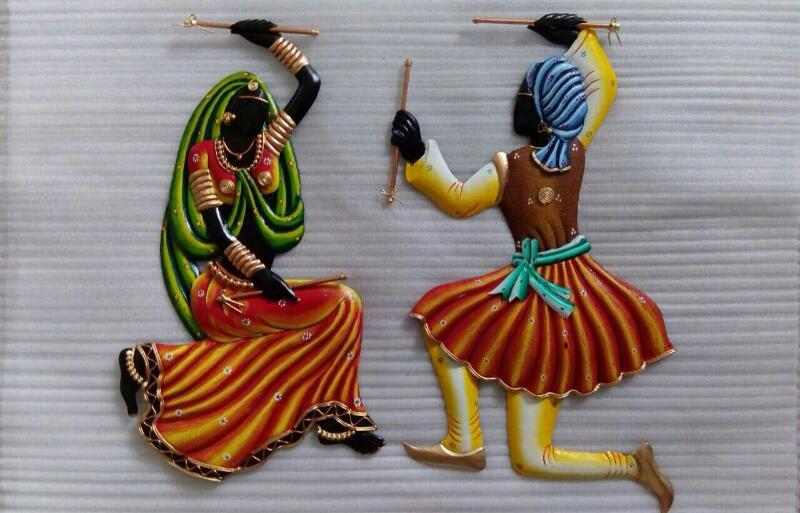 Metal Polished Dancing Couple Wall Hanging, for Decoration, Gifting, Style Type : Antique