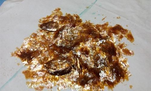 Golden Shellac Flakes