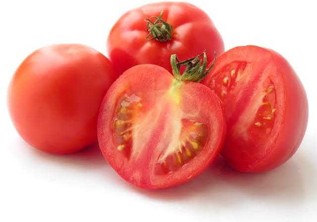 Organic Fresh Tomato, for Cooking, Packaging Type : Plastic Crates
