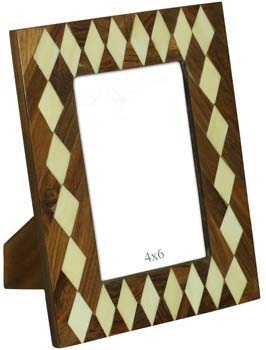 Polished wooden photo frame, for Elegant Design, Perfect Shape, Pattern : Printed