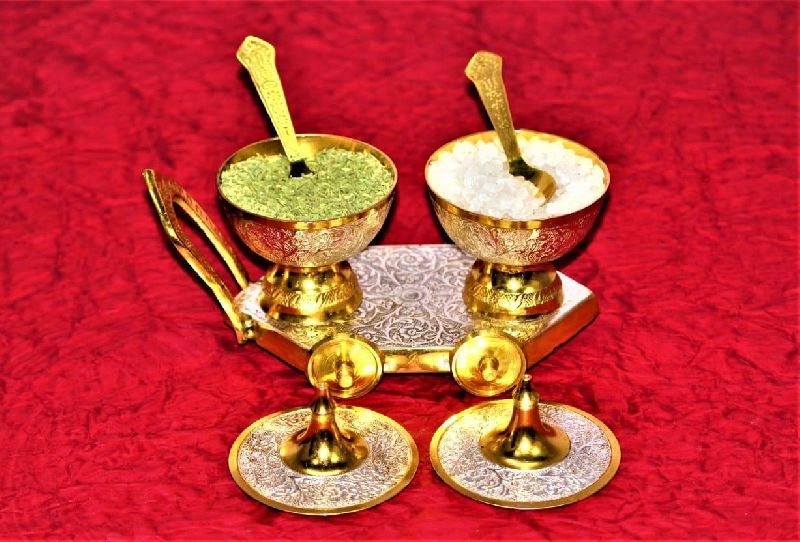 Polished Brass Serving Platters, for Dinner Table, Feature : Dishwasher Safe, Eco-friendly, Gold Finish