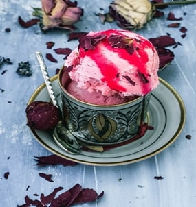 Rose-Creamy Ice Cream Flavour