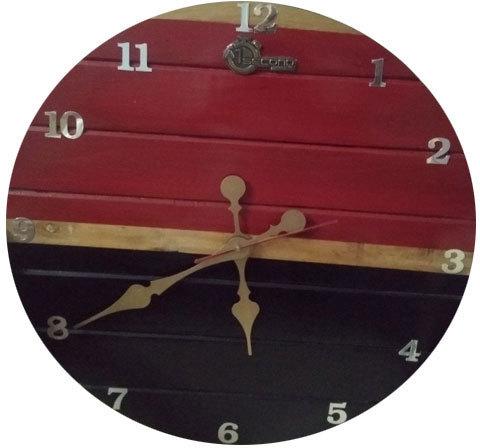 Design Hill Round Wooden Wall Clock, Packaging Type : Box