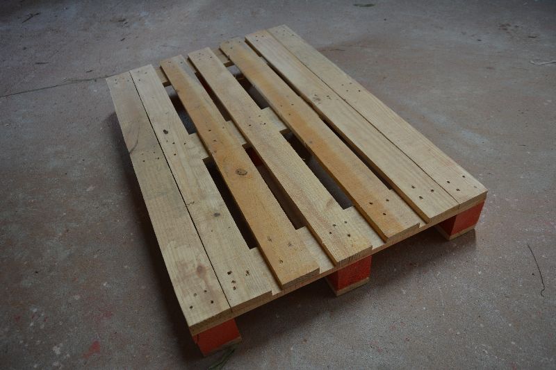 Pine Wood ISPM-15 Certified Pallets, Capacity : 0-200kg, 200-400, 400-600kg, 600-800kg, 800-1000kg