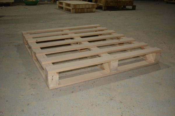 Square pine wood pallets, for Industrial Use, Packaging Use, Style : Double Faced, Single Faced