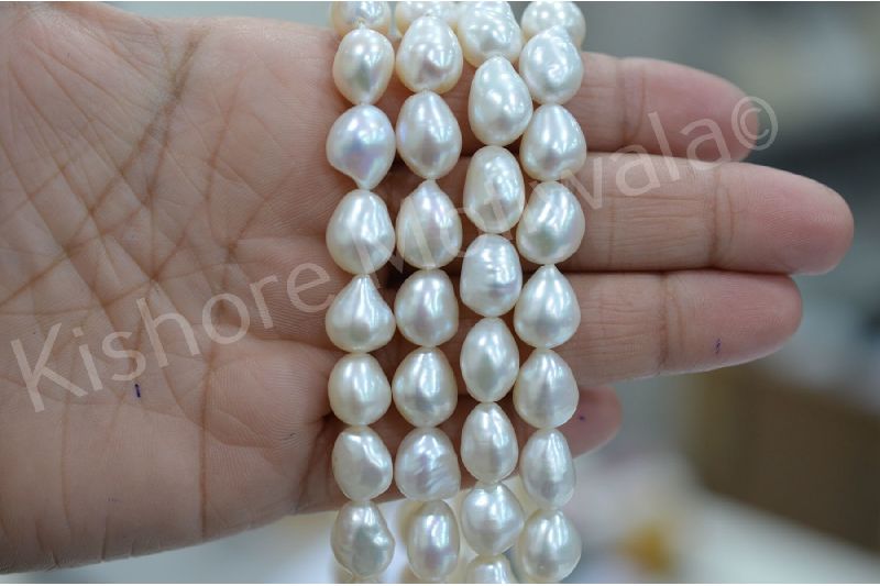 FRESHWATER TUMBLE SHAPE WHITE COLOR UNEVEN SIZE PEARL BEADS