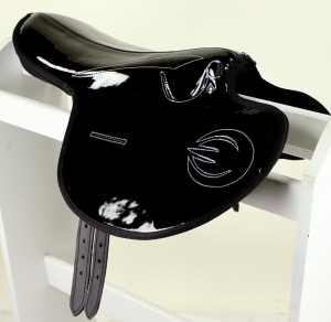 Horse racing saddle