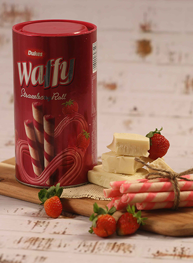 WAFFY ROLLS STRAWBERRY CANISTER