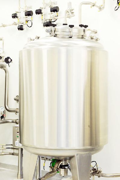Purified water and WFI storage tanks
